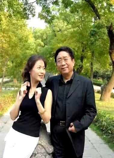 闫学晶一句话撕开了娱乐圈的遮羞布：68岁赵本山、79岁余秋雨，他们晚年活得根本不