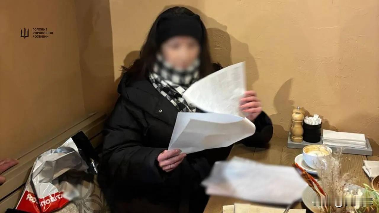 【基辅抓获试图渗透乌国防部情报总局的白俄女间谍】
 
乌克兰国家安全局通报称，这