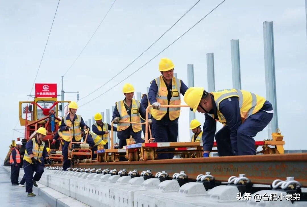 这条大动脉建成后，合肥至南京最快仅需35分钟，通勤时间大幅缩短。
整条沪渝蓉高铁