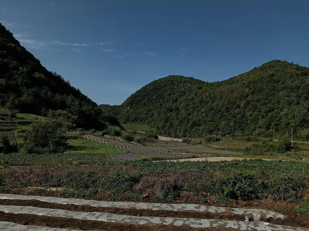 威宁二塘镇海家营
农村风景就是美。吃喝玩乐来威宁 威宁农村威宁行走的日记