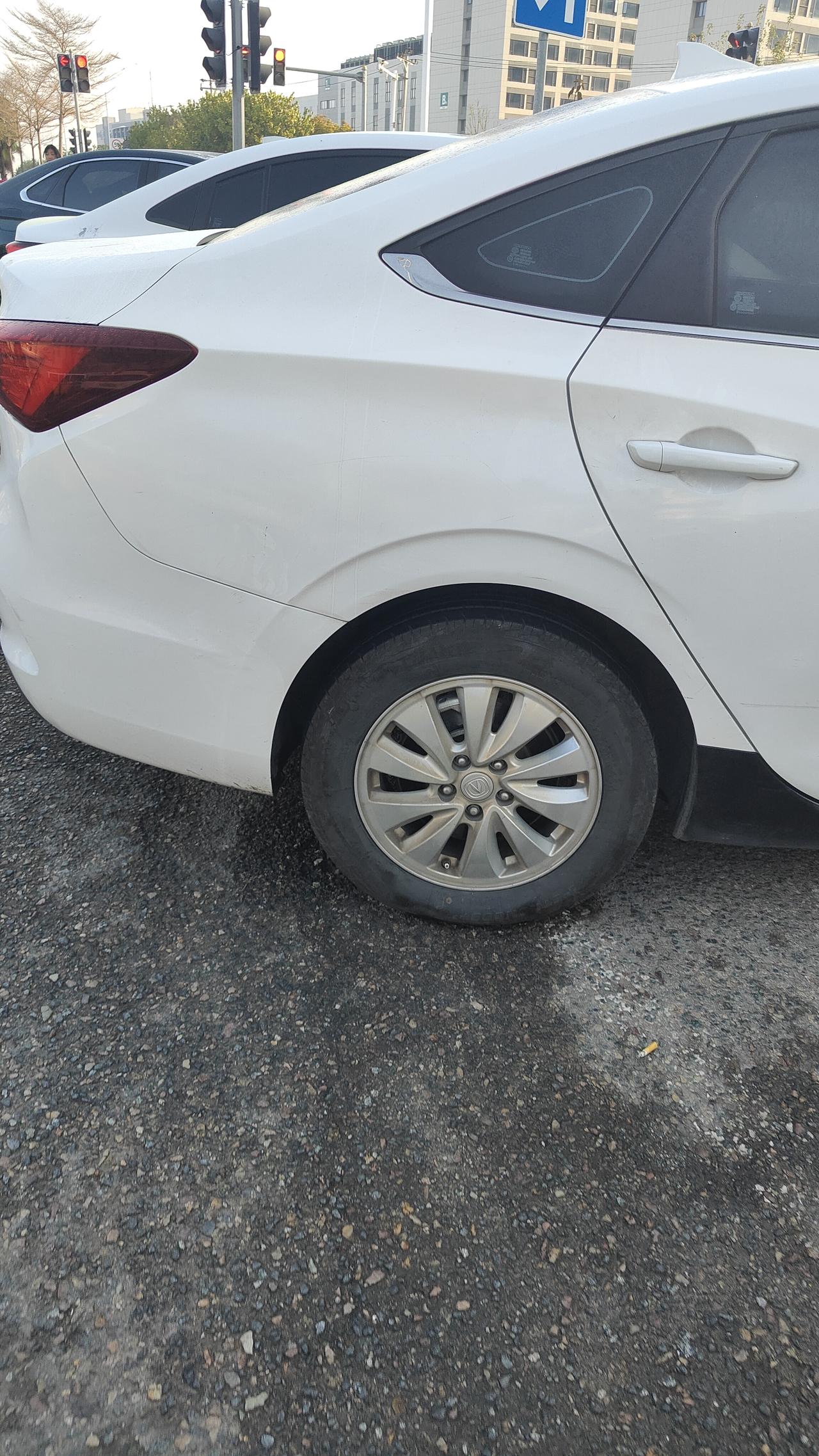 三角窗在门上的高级
还是不在门上高级