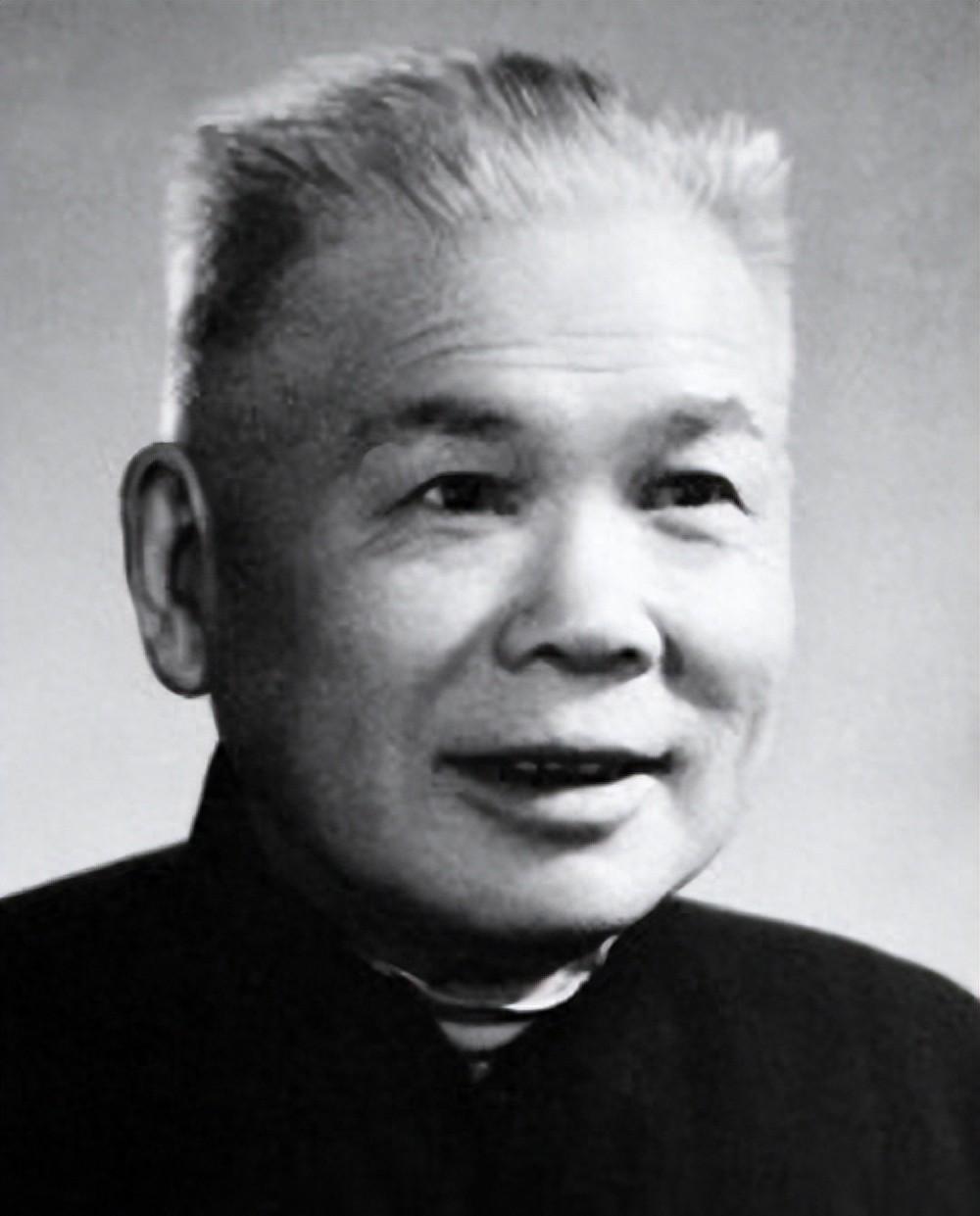 张启龙向毛主席详细汇报工作，李先念突然插话称如今老百姓都不敢把钱存进信用社，这是