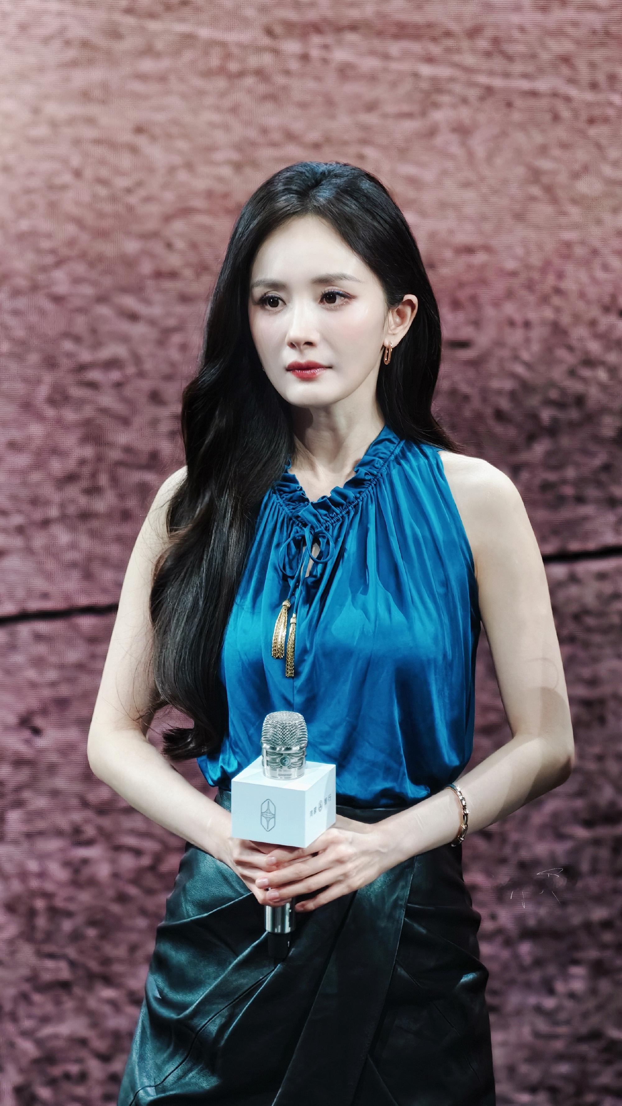 杨幂杨幂和火锅 ym杨幂0912生日快乐 “你是我永远无法用语言描述的心动”𝐘
