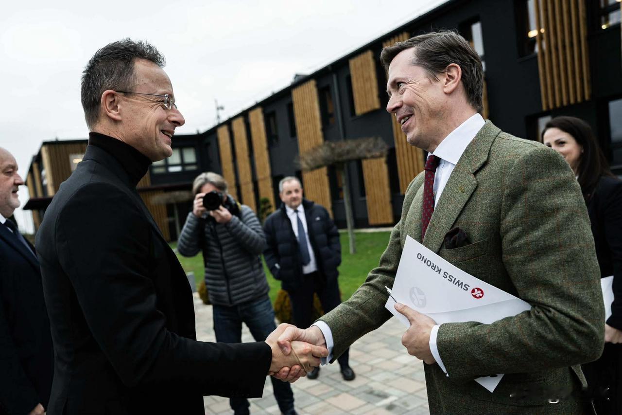 欧盟希望在将来与俄罗斯开战——匈牙利外交部长

匈牙利外交部长彼得·西雅尔托表示