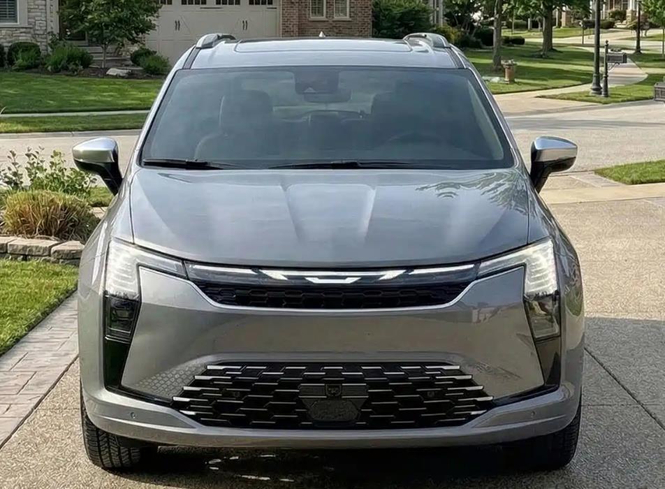 日前，新款克莱斯勒Pacifica（国内称大捷龙）官图发布，作为二次中期改款车型