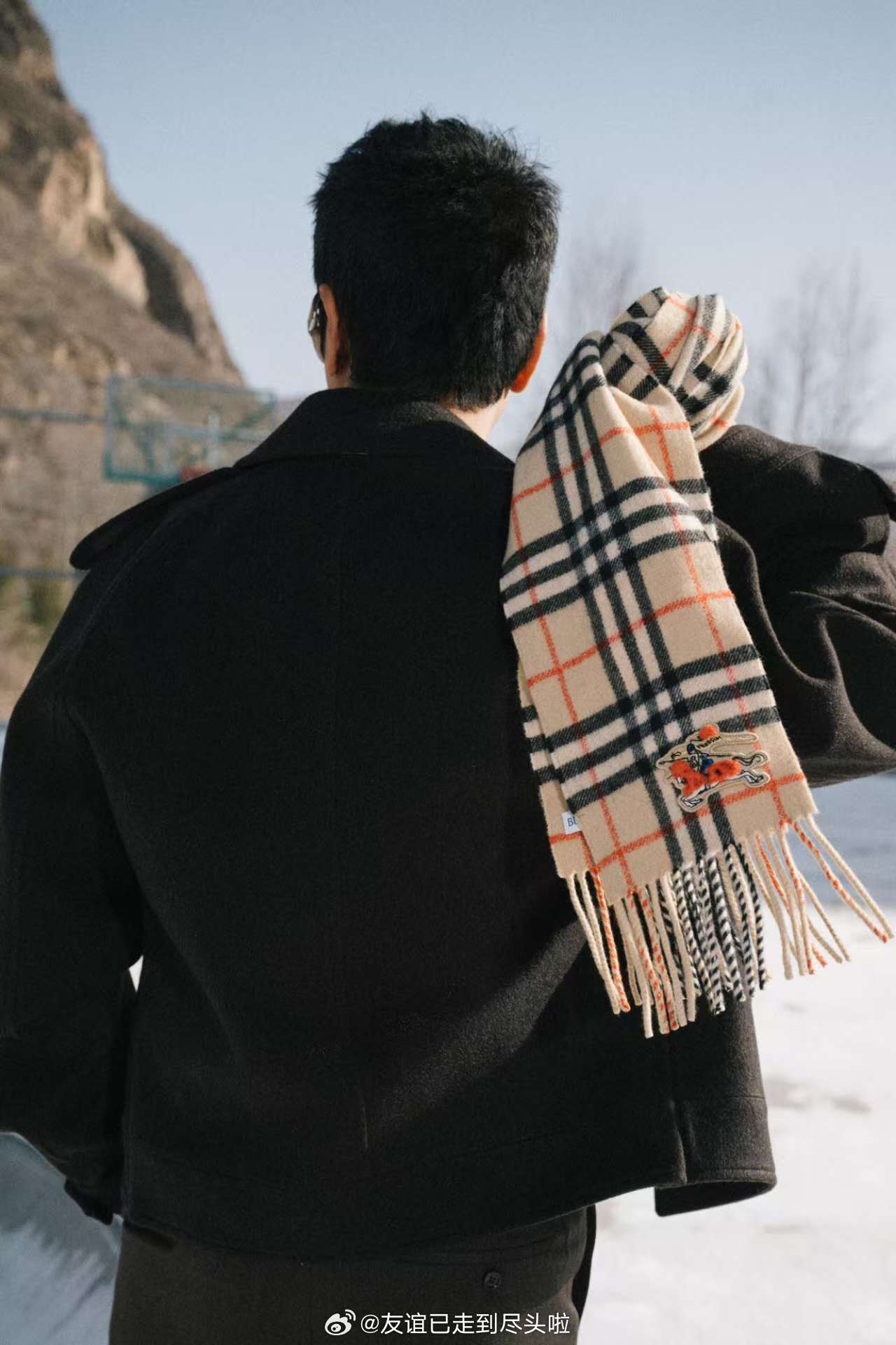 陈坤今日BURBERRY 活动大片，松弛感拉满，经典英俊范儿 