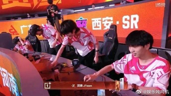 KSG吒宝季后赛8淘汰MVP 被KSG吒宝的操作惊艳到！8淘汰强势夺魁，力压JT