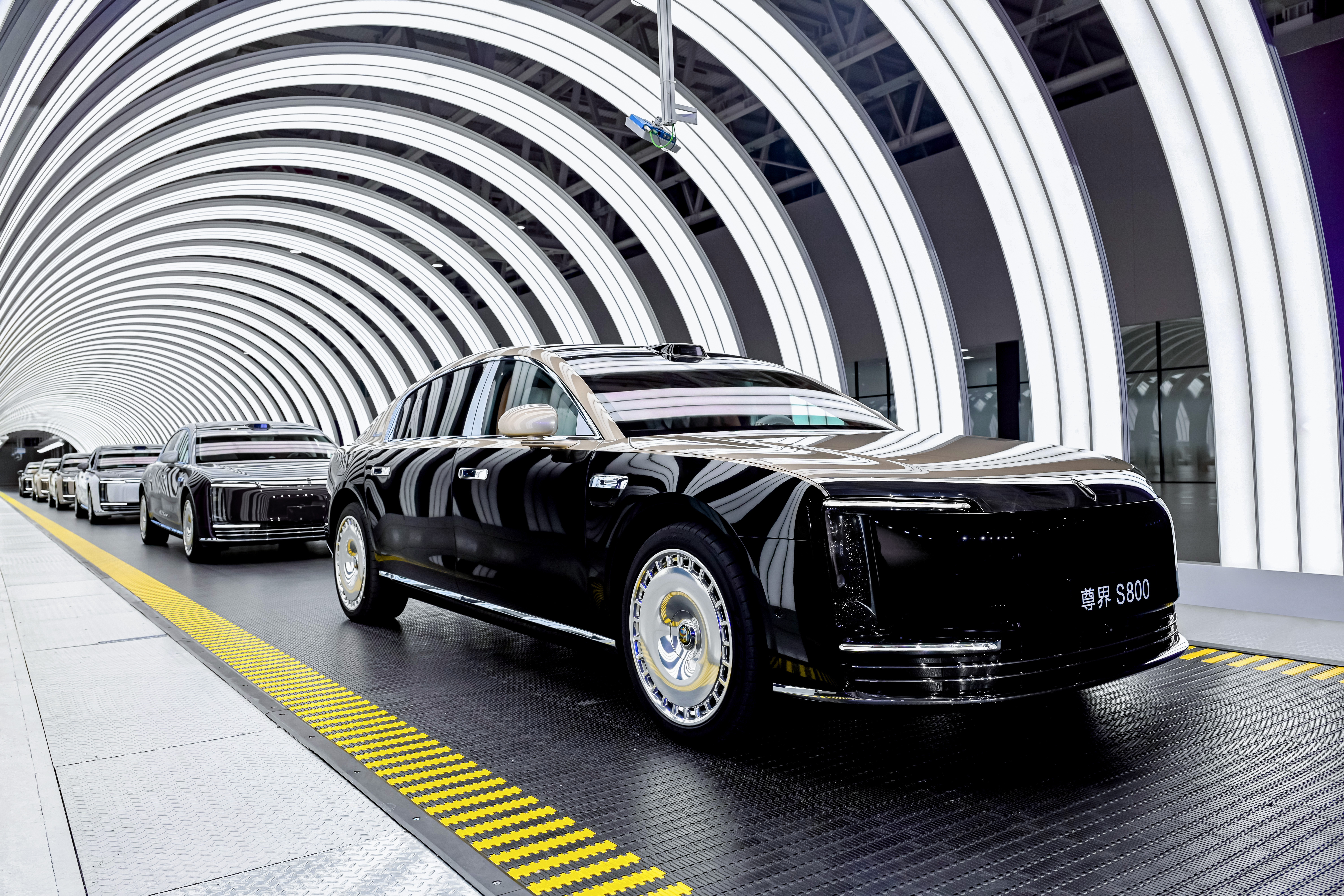 尊界s800第10000台下线猛，尊界S800真的是当之无愧的国产之光，太给国产