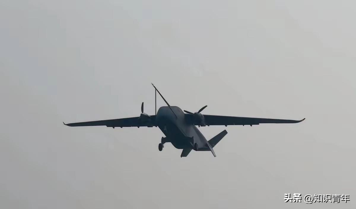 航程3000公里，起飞重量达7吨！世界第一，国产无人大运首飞！

​日前，由中国