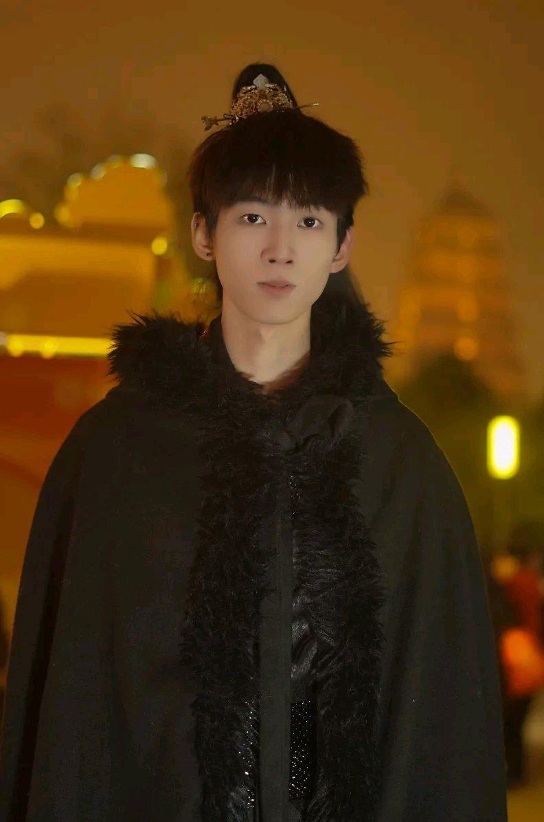 19岁大一学生杨超暑假找兼职，疑被骗到柬埔寨，这事儿太让人揪心了。今年7月，他跟