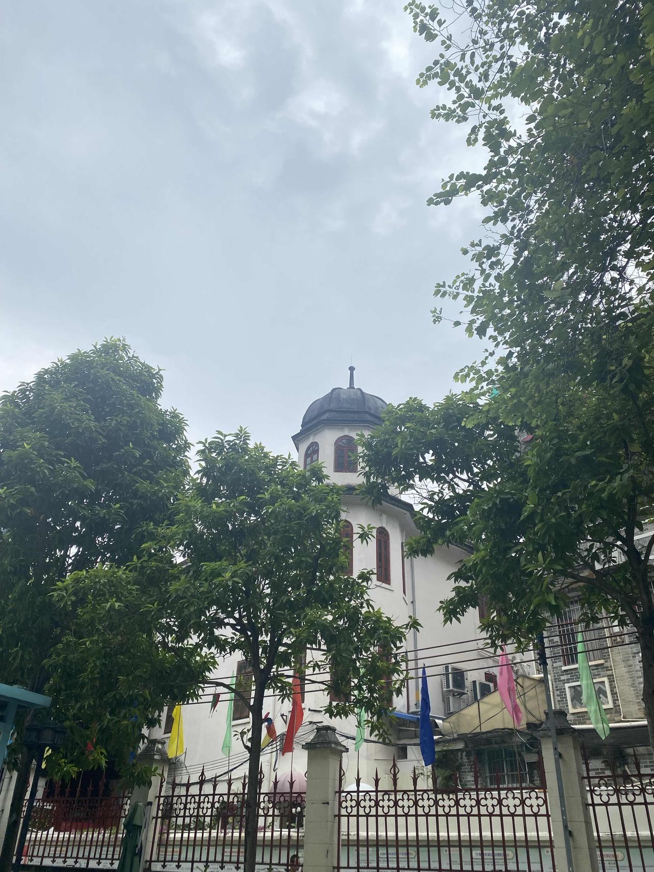 人一旦忙碌起来，心情会变好，时间过得也很快。
不要用刷手机，就应该动起来。
