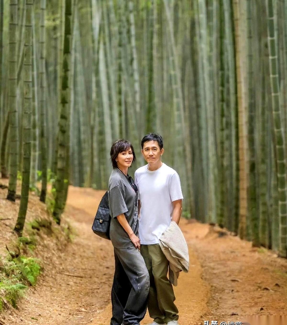 很多人都忘了，娱乐圈最狠的炫富，不是豪宅游艇，而是几十年后，你身边站着的还是同一