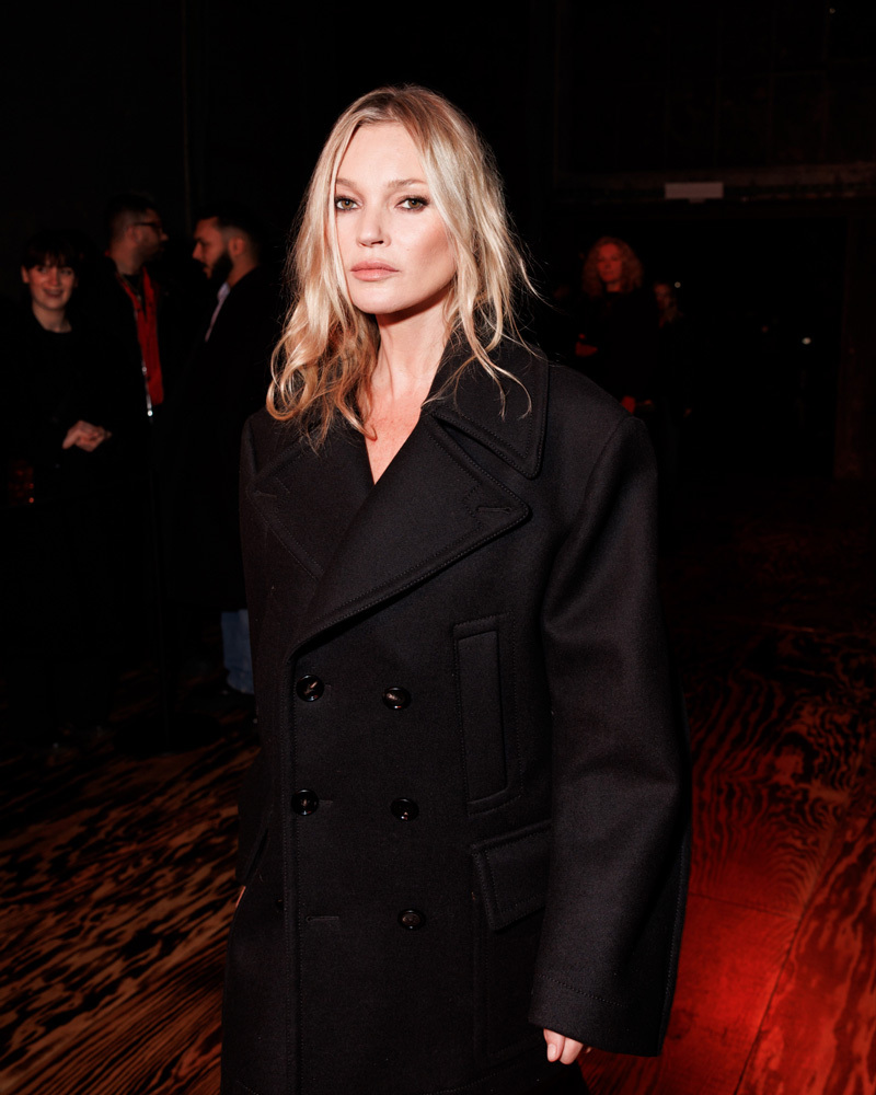 Kate Moss 亮相米兰时装周BV 2024秋冬大秀，上个月看了迪奥男装秀，
