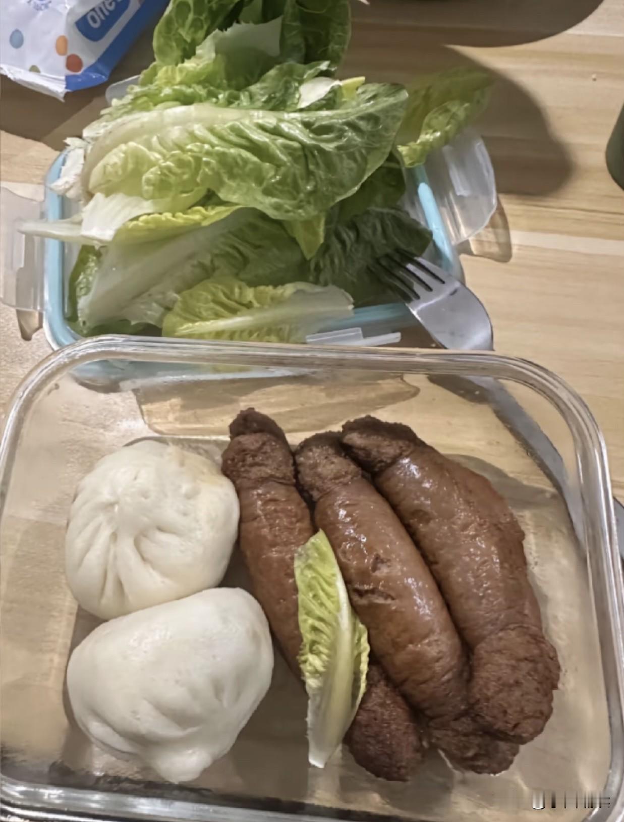 昨天去女朋友家，她妈妈竟然做了这样的午餐，你们说她究竟想传递什么意思呢？