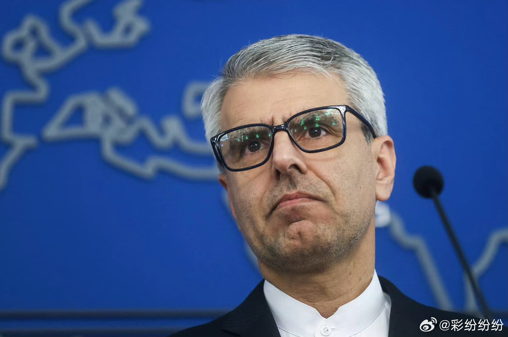 三国里有个叫吕布的，是个最不讲信义的代表人物，后来 “吕布” 几乎成了 “反复小