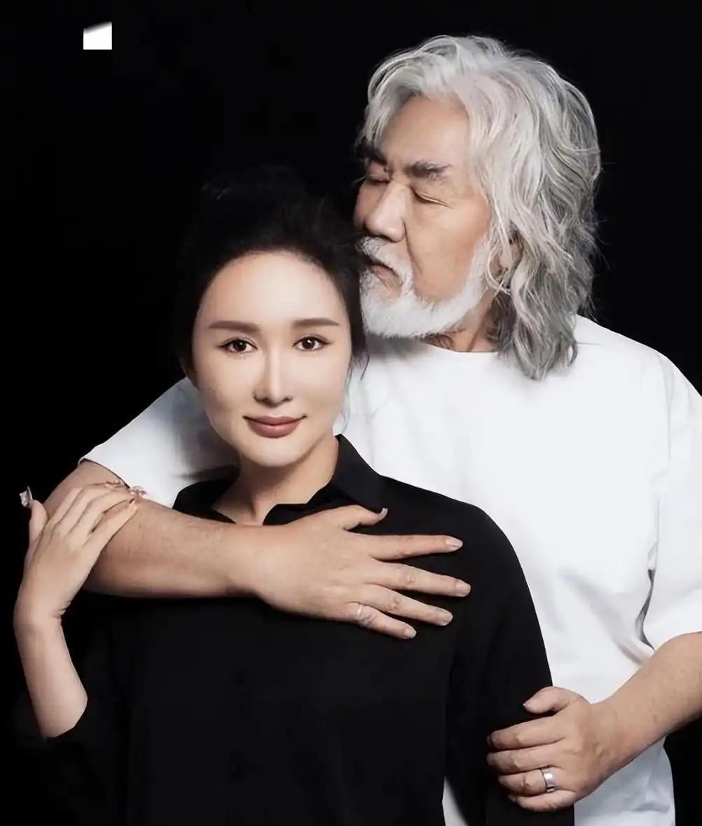 一树梨花压海棠，
苍苍白发恋娇娘。
有钱能使鬼上树，
莫把真情换利场。
 
世间
