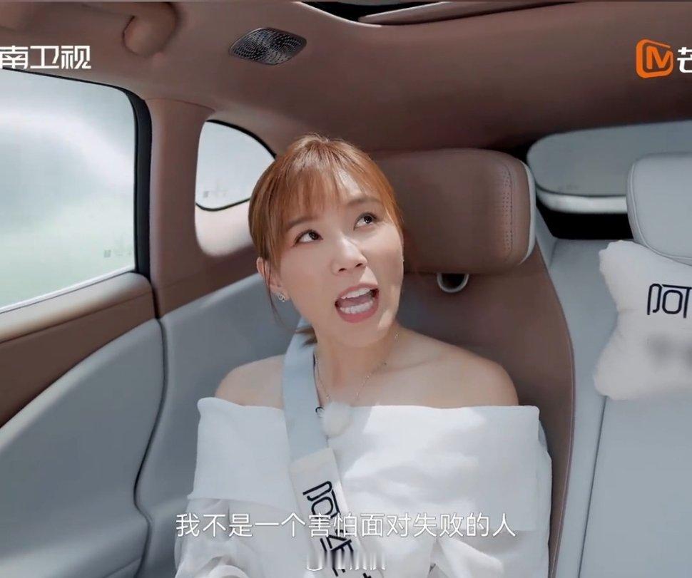 张泉灵说李佳薇像裸分考清北李佳薇揭榜成功如学霸逆袭，十年沉淀再登舞台引爆热搜。真