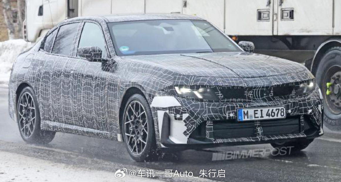宝马新车的伪装图曝光整车造型感觉要比宝马i3好看很多不知道内饰有没有大的变动