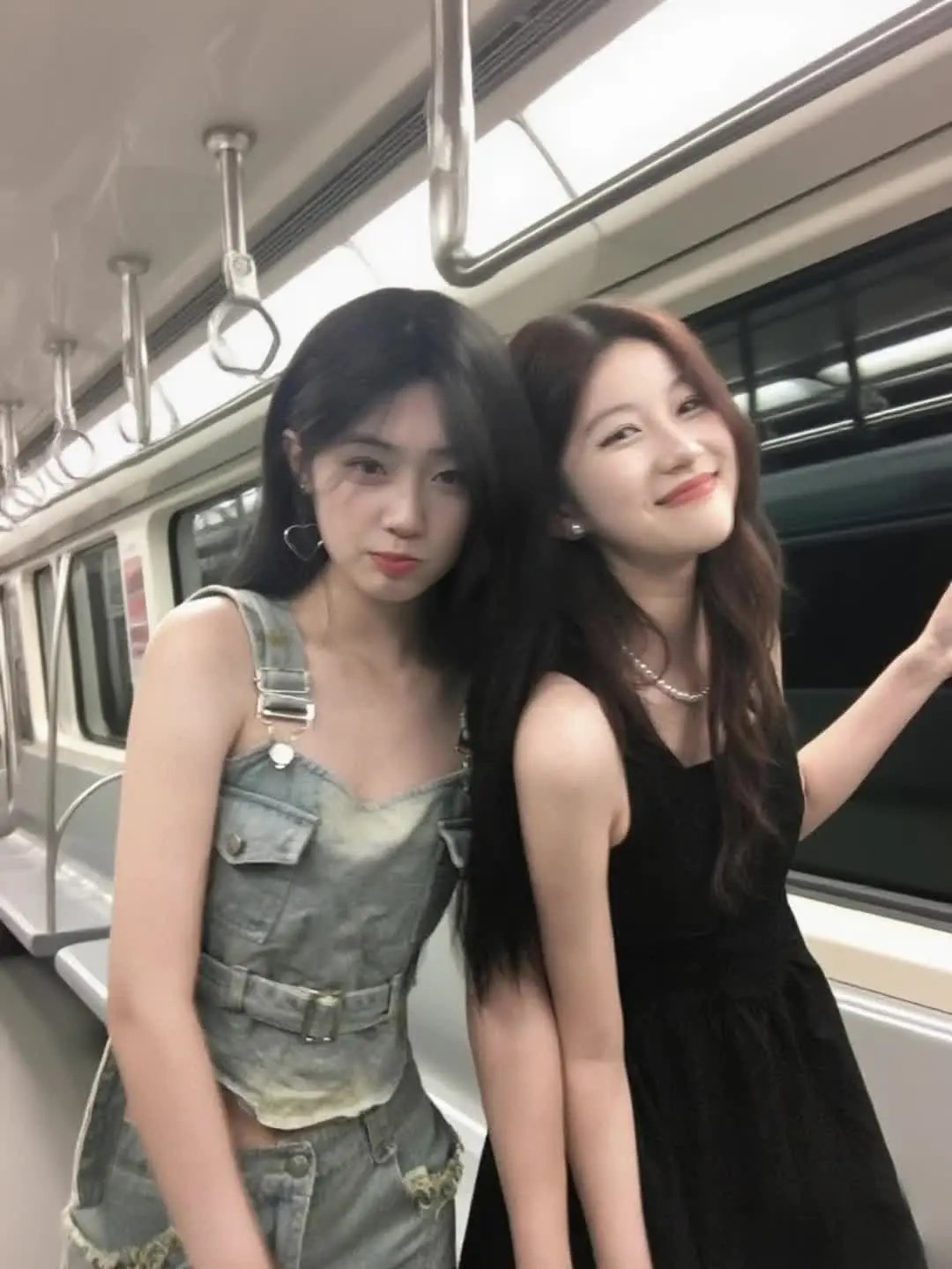 我有个朋友她很漂亮 她最懂我 我喜欢和她玩