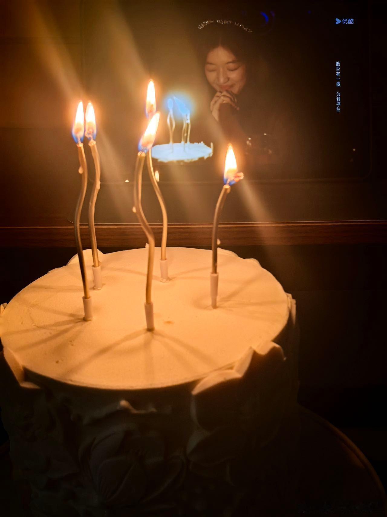 孙千送包 好大方的姐姐！早春晴朗热度破万，我们千千就这么水灵灵送出了剧里桃桃的奢
