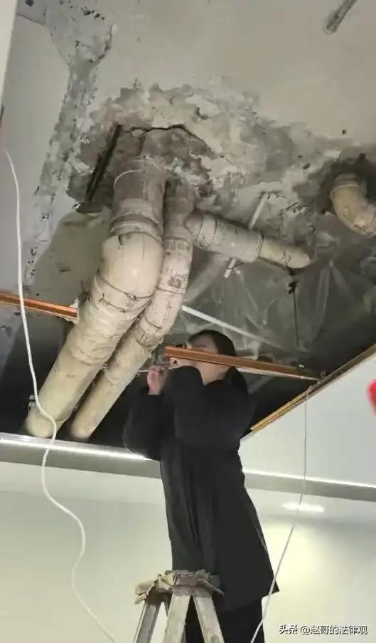 重庆万州icon，女子因搬家以40万的价格，卖掉了154平的学区房，买家装修后，