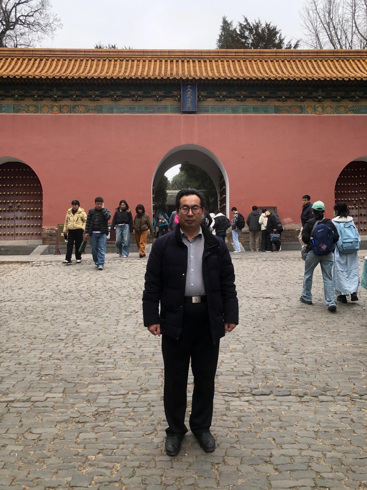 瞻仰明孝陵
文｜孙玉良
2026年1月17日，瞻仰明孝陵，崇敬之心，溢于言表。—