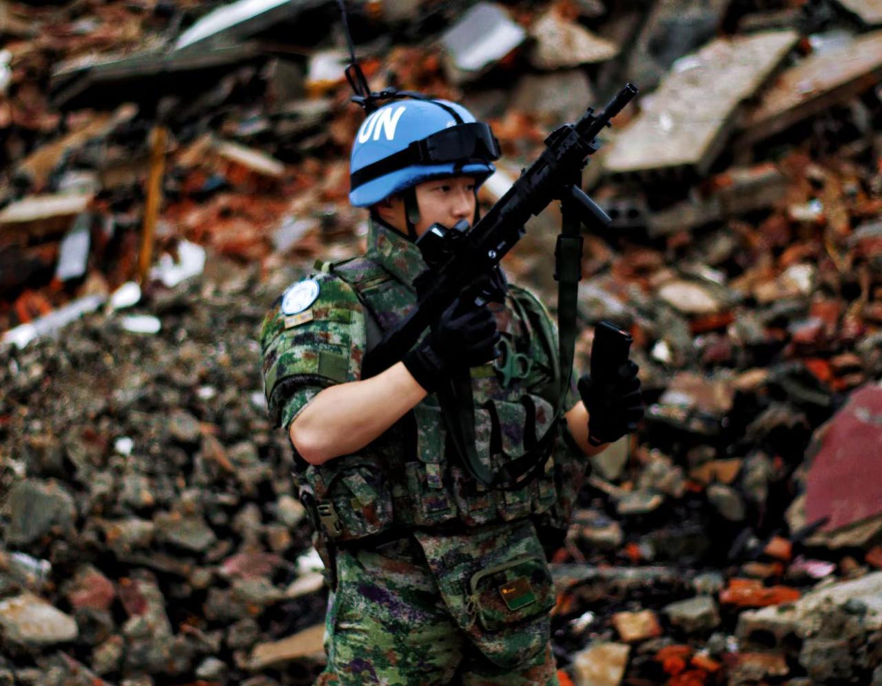 《驻海外官兵的射击训练准备》PLA非现役尼龙