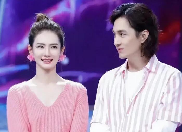 一家子都是高颜值，太养眼了！
李承铉，唯一一位留长发而不感觉到油腻的男星！
