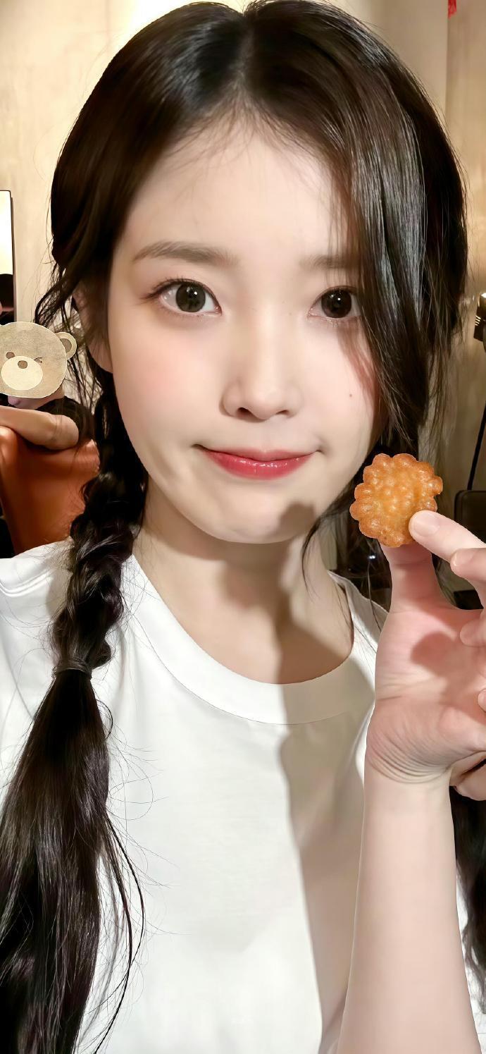 IU 高清镜头下也这么美 