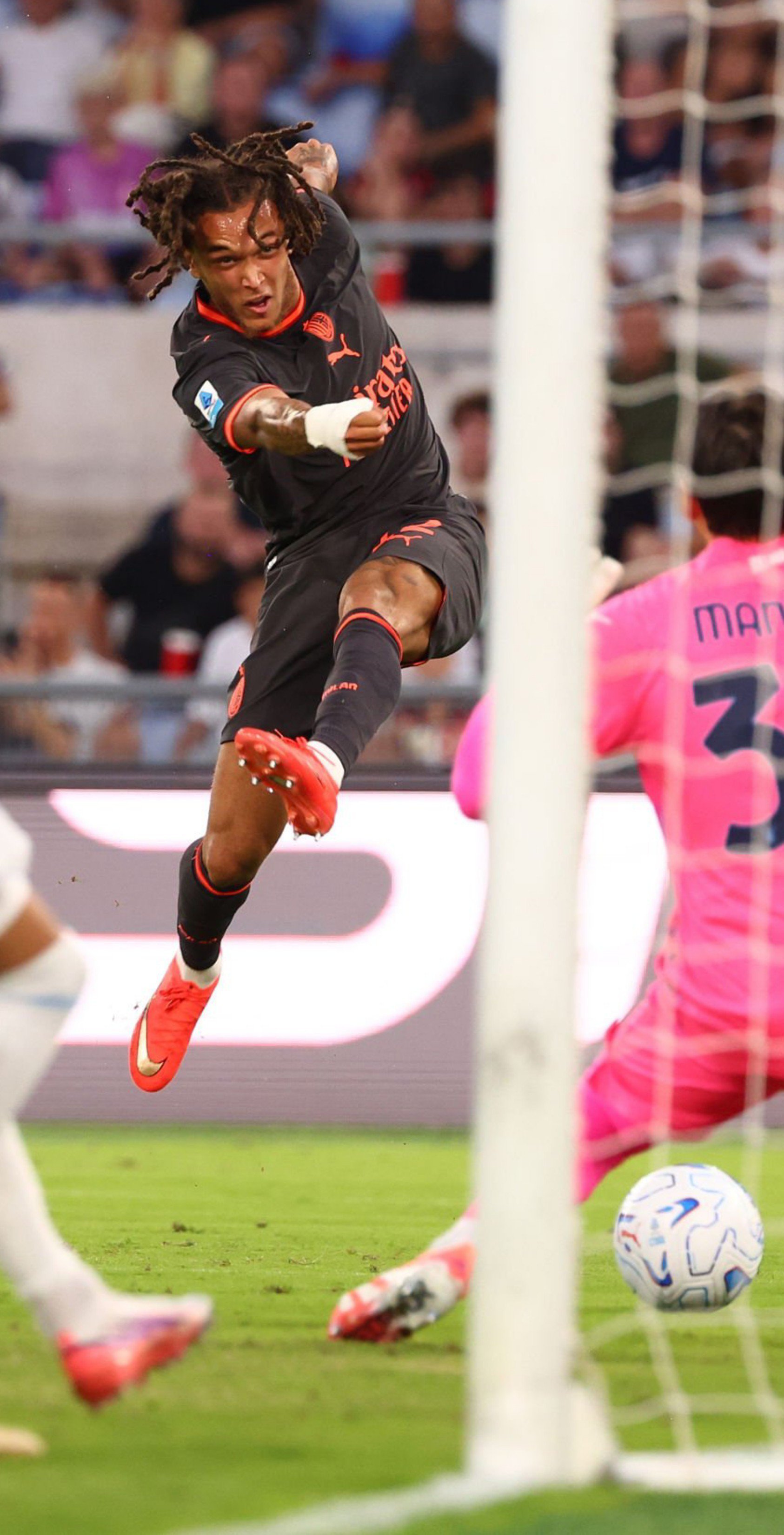 【手机壁纸分享】 ❤️🖤 迭戈·莫雷拉🇧🇪.sempremilan ​​​