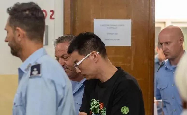中国黑客徐泽伟被抓了！
 
7月3日，意大利警方根据美国的请求，在米兰抓了33岁