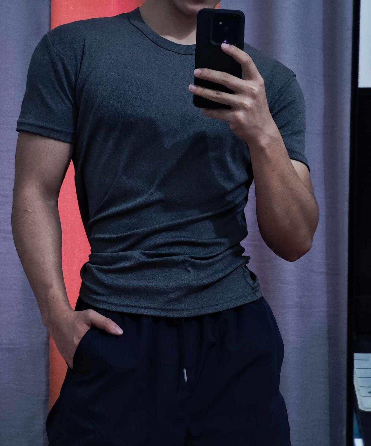 周六宅家
你周末都干什么？ 男大 健身 黑 肉壮