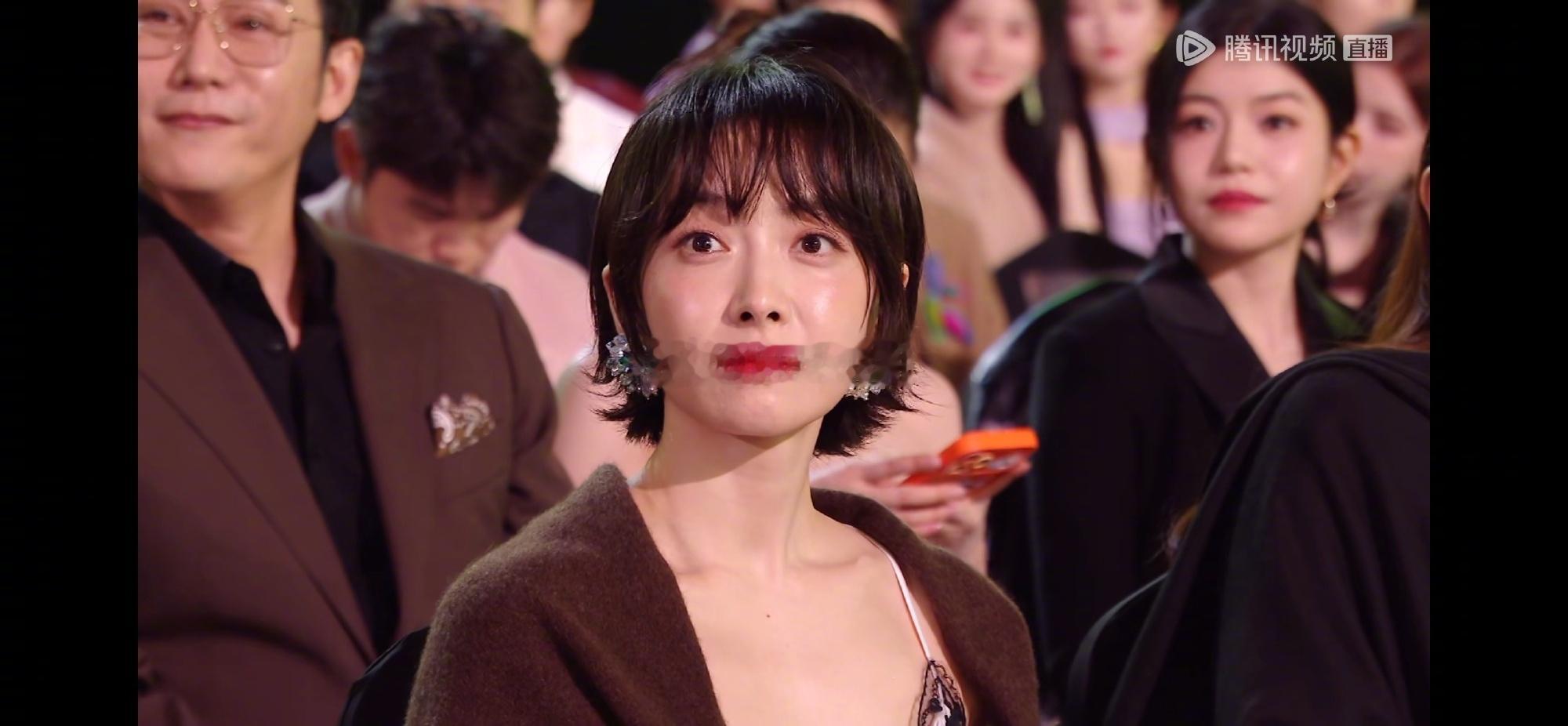 鉴于大家都说前两套造型不好看在星光大赏内场，宋茜再次换了造型这次能不能让你别说了