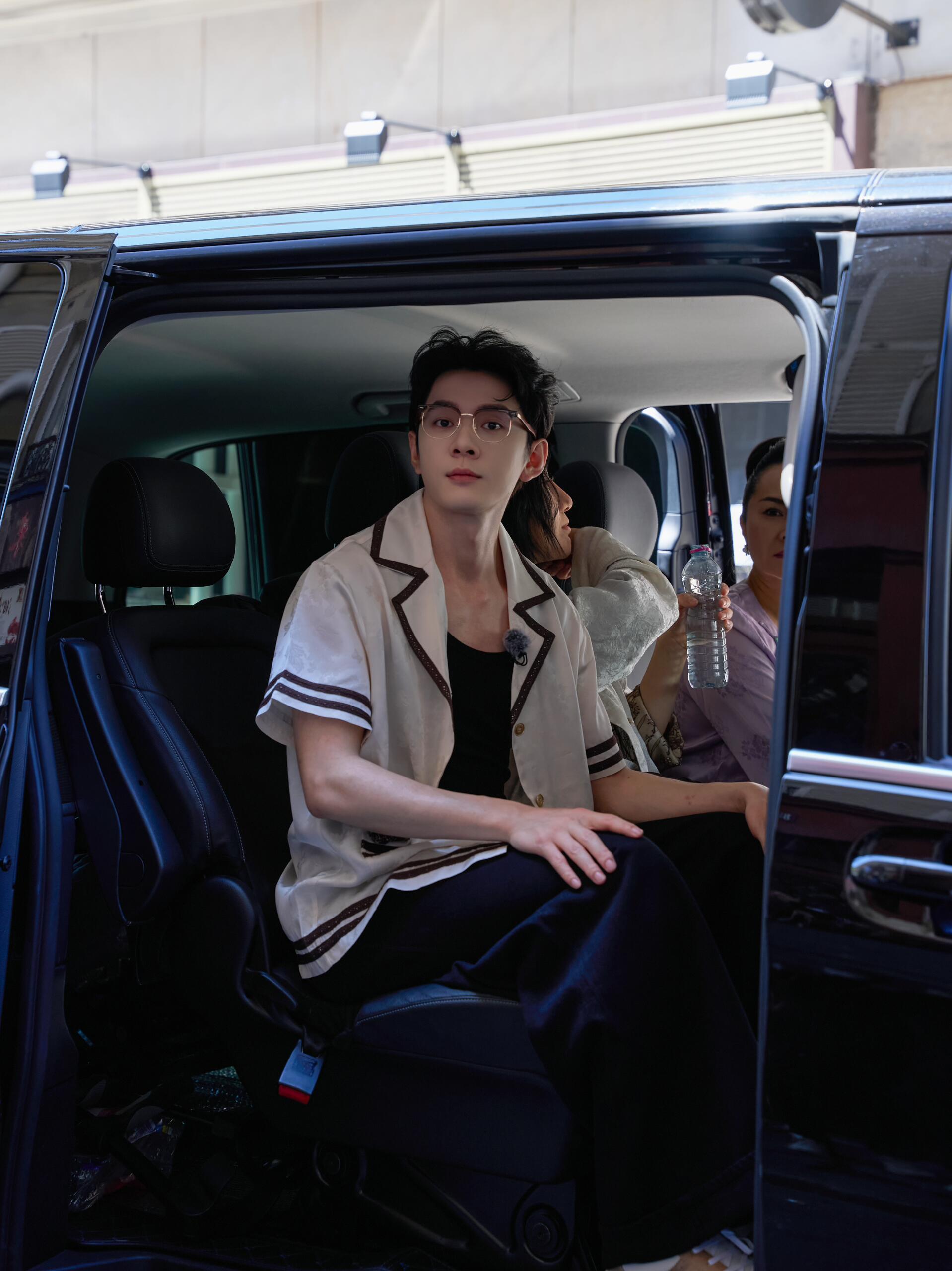 李佳琦为什么被叫智慧驴为什么他能一秒看懂规则？因为他的经验库太强了。每次选择都不