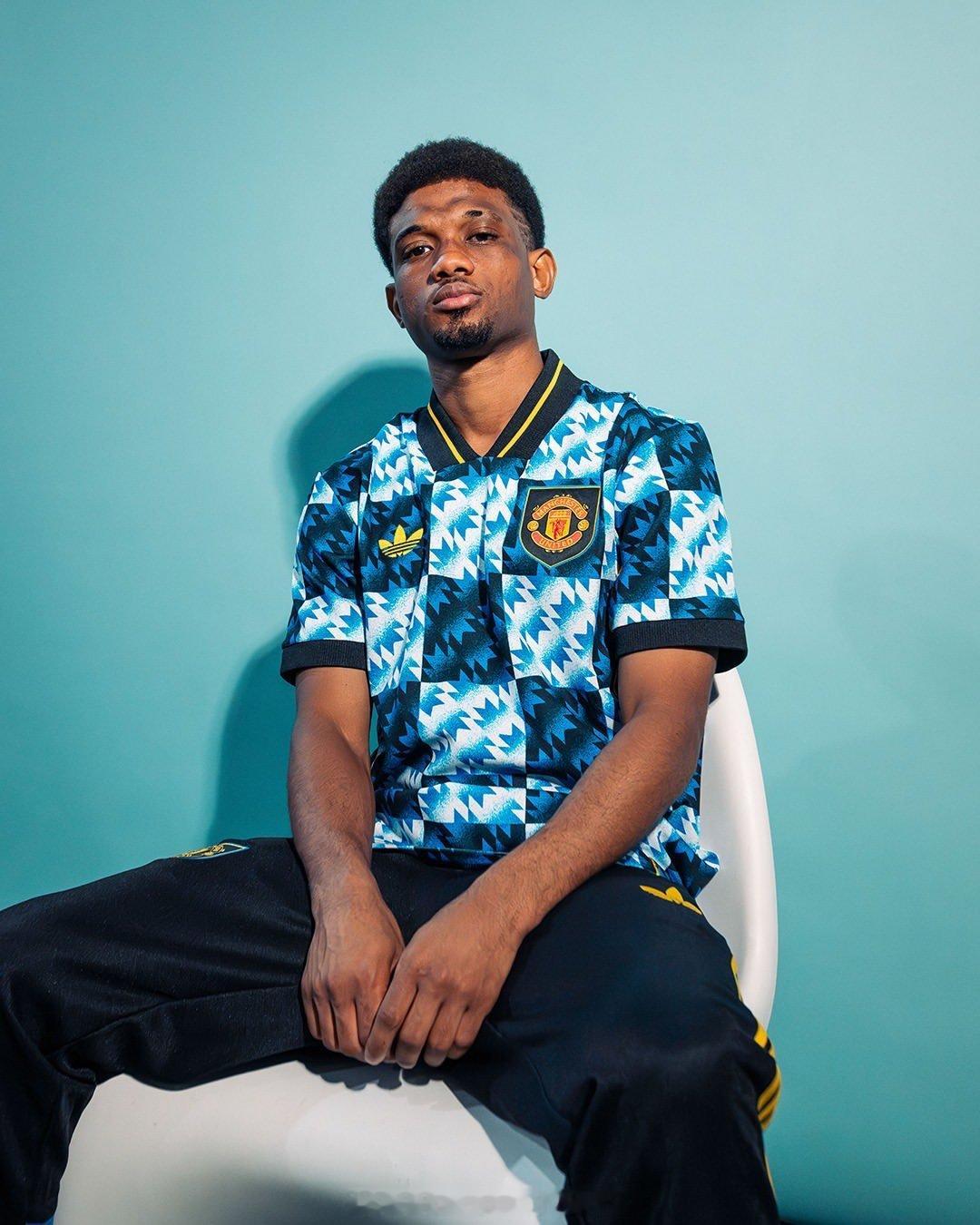 阿玛德：我最喜欢老特拉福德所有人一起唱 - Take me home, Unit