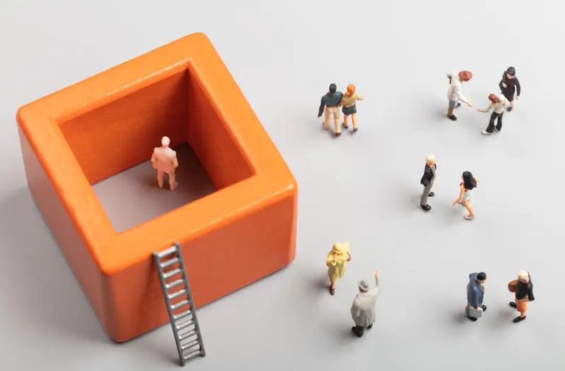 ** 明确认知：关系复杂导致我不愿再深度社交 


** 在现代社会中，社交已成