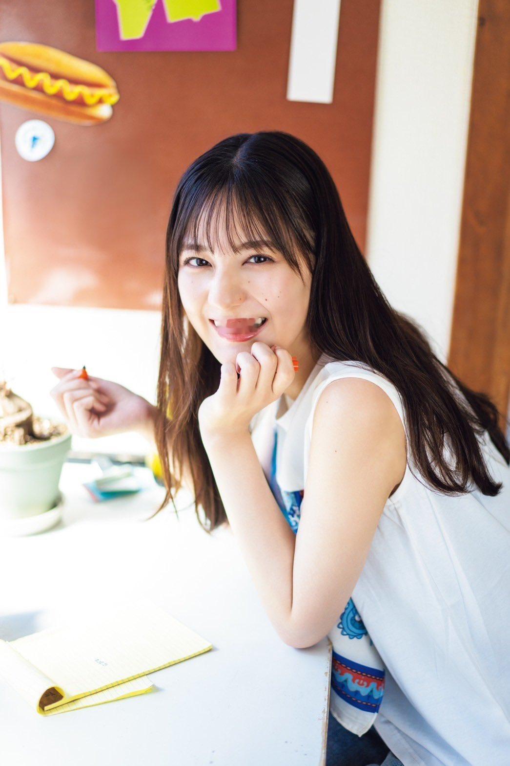小坂菜緒🦖 　 BLT ​​​