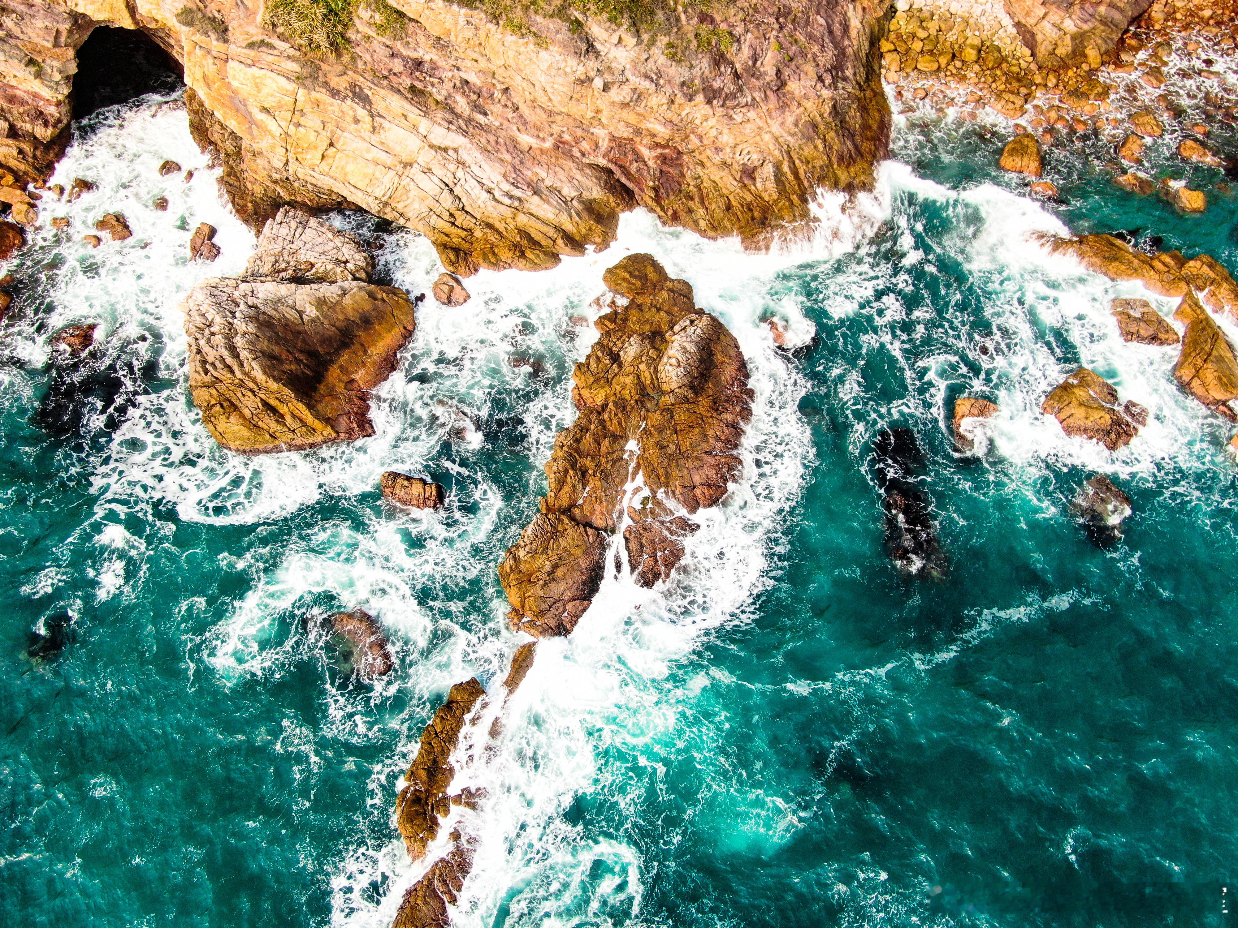 股权激励不是马上兑现，都有一个授予时间表。授权日、可行权日、失效日、有效期、等待