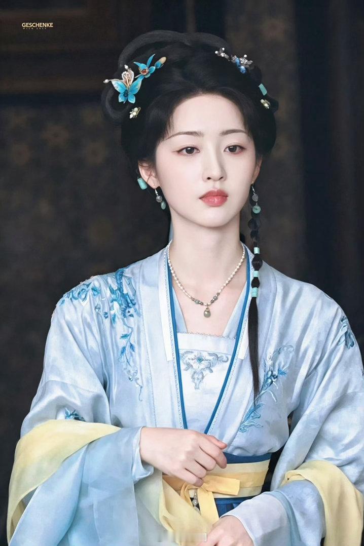 时代峰峻为邓恩熙新剧打call时代峰峻转发邓恩熙新剧 哇塞，有被时代峰峻的诚意给