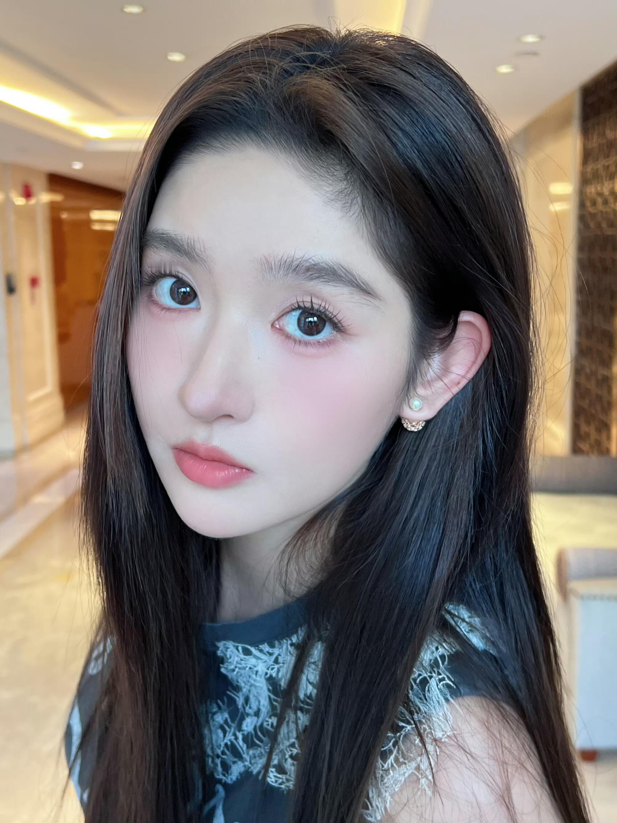 王玉雯这三张太嫩了[拜托]特别完美的妆面 ​​​