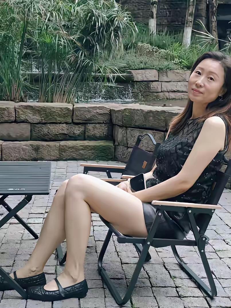47岁了求二婚，收起要彩礼的想法吧？不现实的打算最好悠在心里头，只要有个男人喜欢
