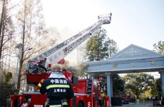 《“突发火情”，“黑科技”来帮忙！》澎湃，澎湃新闻，澎湃新闻网，新闻与思想，澎湃