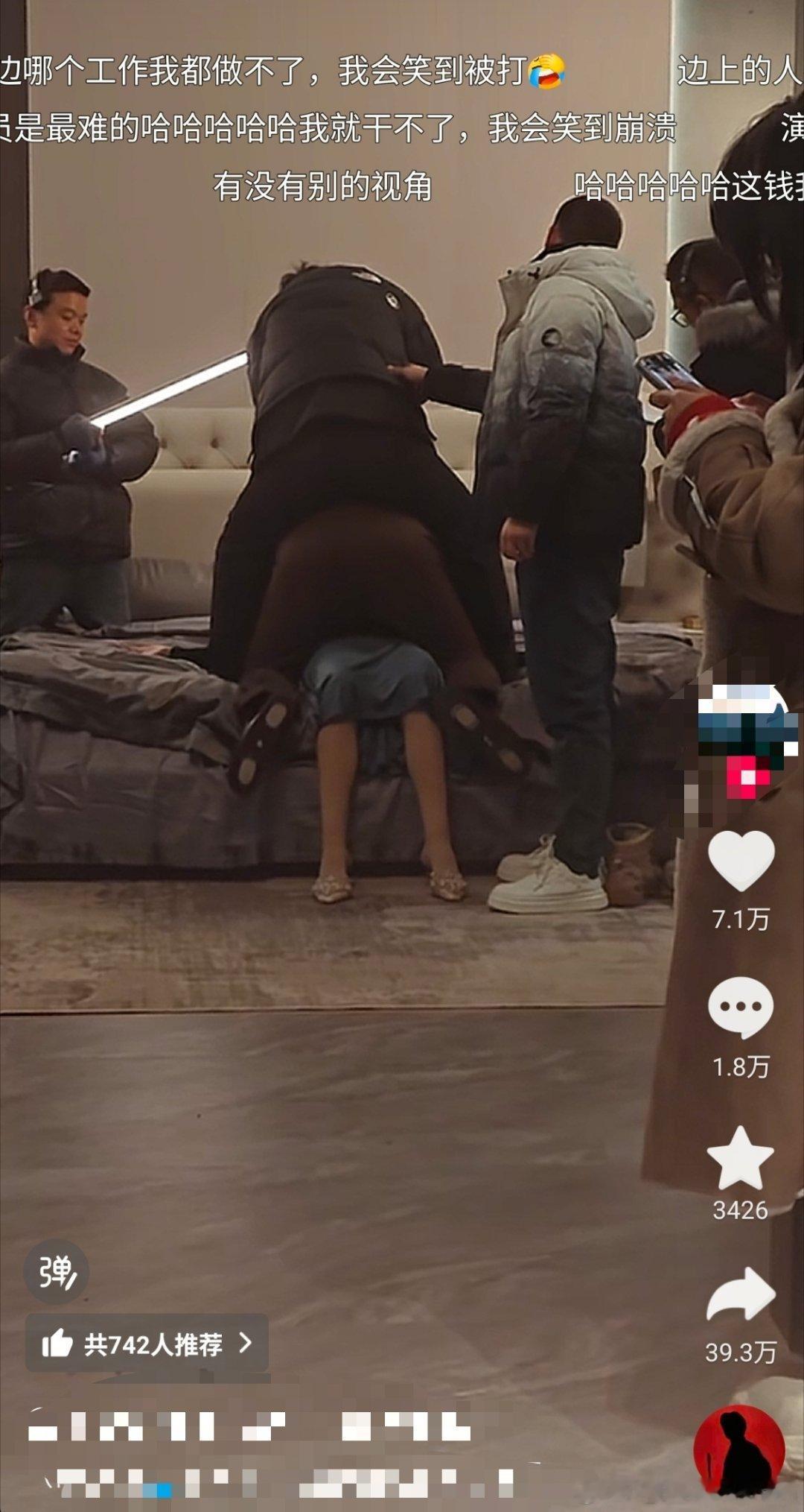 我不行了你的意思我看的那些热血沸腾的场面是这样拍出来哒果然艺术还是需要一点神秘感