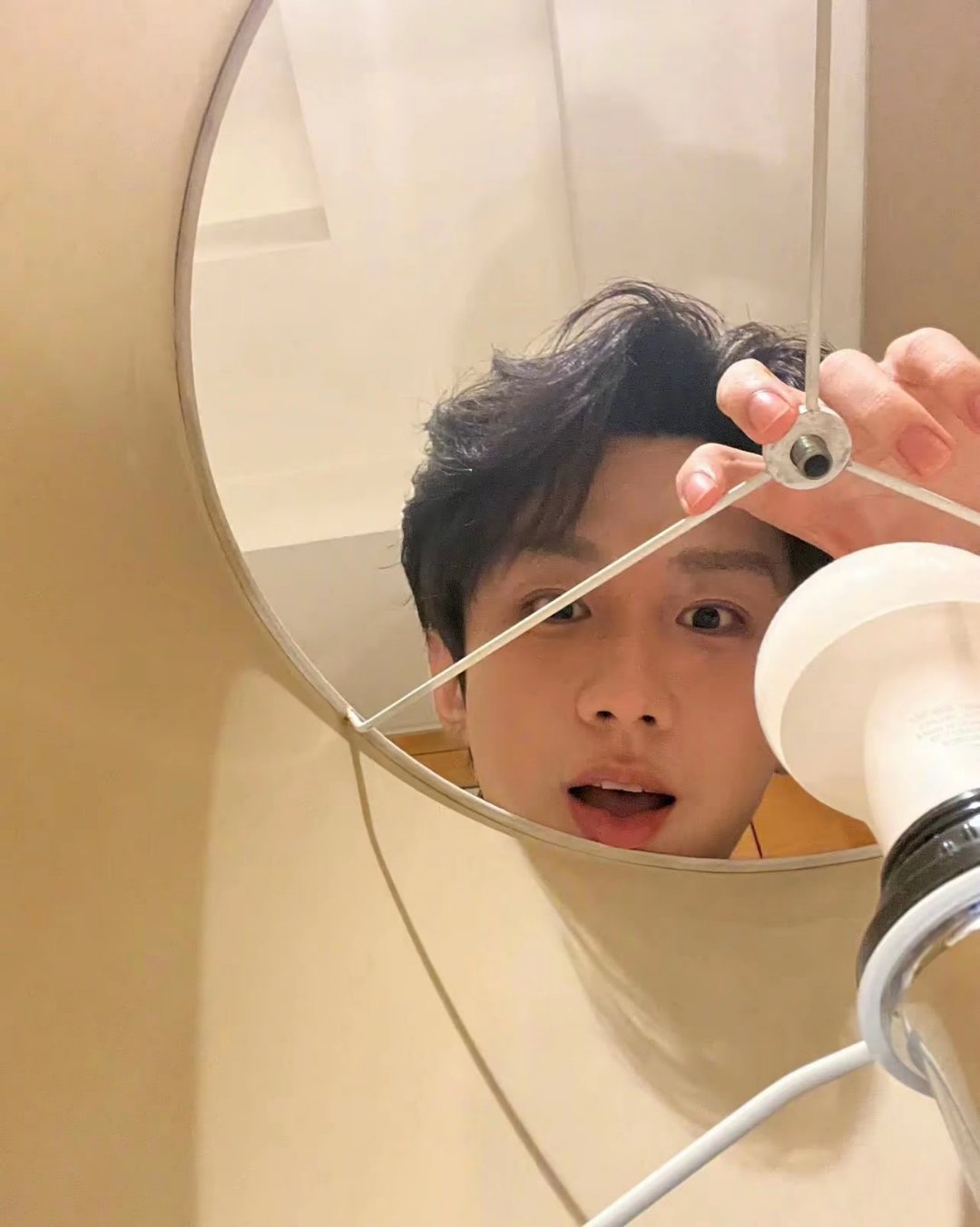 成毅长安二十四计cy成毅谢淮安星与月无不代表浪漫与温柔，他们在夜晚惊艳漆黑的世界