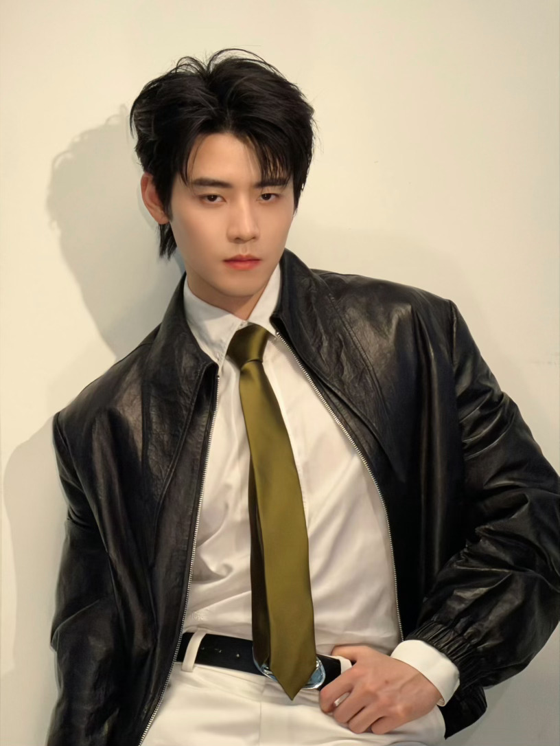 任豪李怀安从人从从任豪李怀安逐玉爱情观察员逐玉爱情观察员李怀安🈶剧内：成全两对