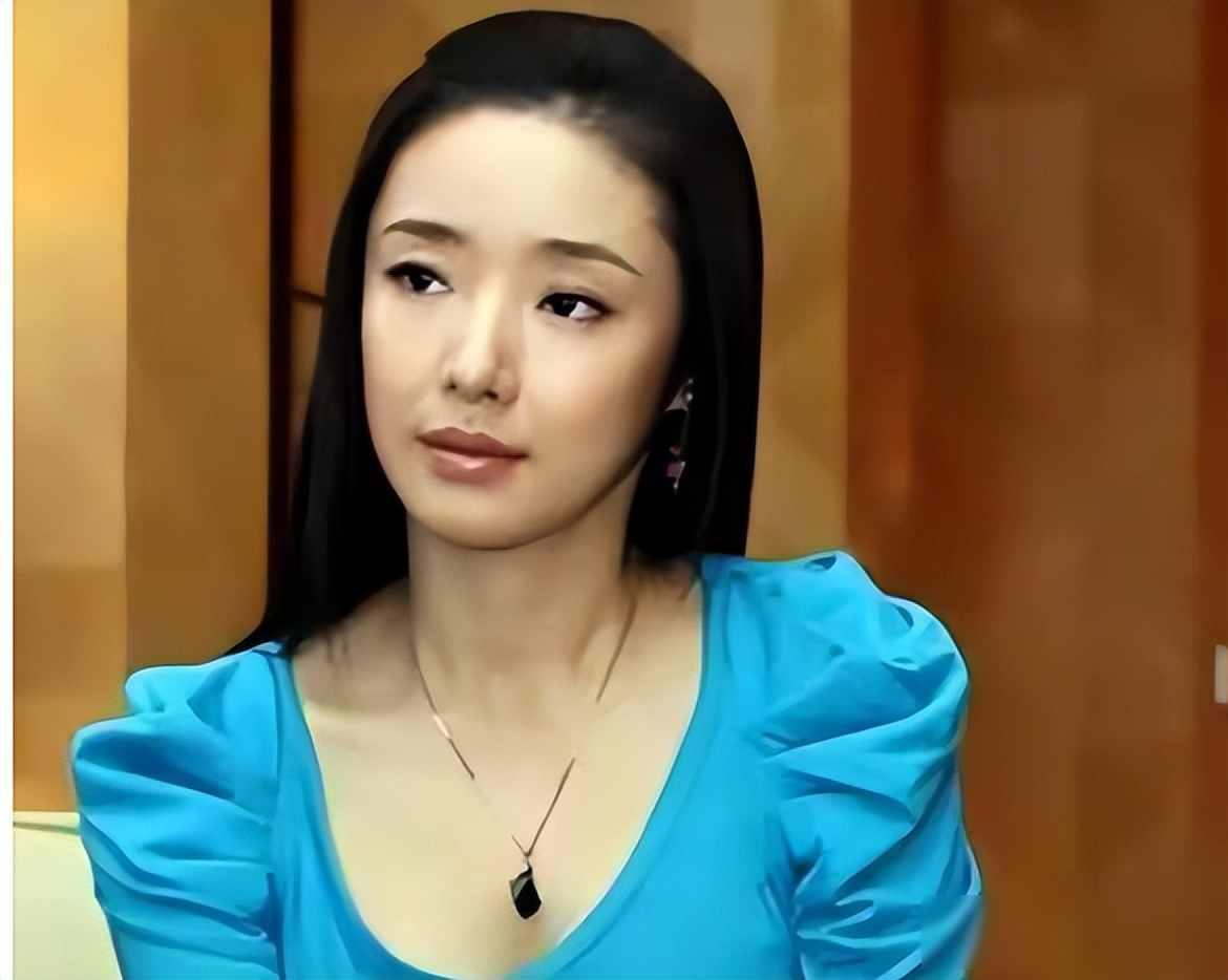 超市挑鸡翅的她，
曾压过倪妮风头，
如今在哪？

2011年的时候，
韩熙庭在《