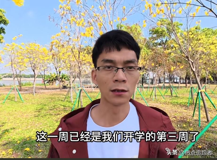 今天中午，唐尚珺更新了一则视频。在视频中，唐尚珺向网友们分享了他家建房的进度。他