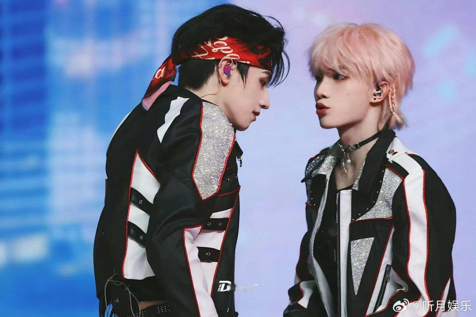 朱志鑫苏新皓罗生门双人舞台朱志鑫苏新皓罗生门从被打码到高光C位，朱志鑫苏新皓罗生