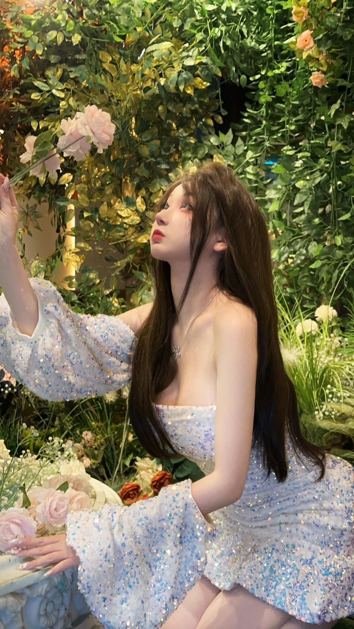 凌晨四点，我看见海棠花未眠。