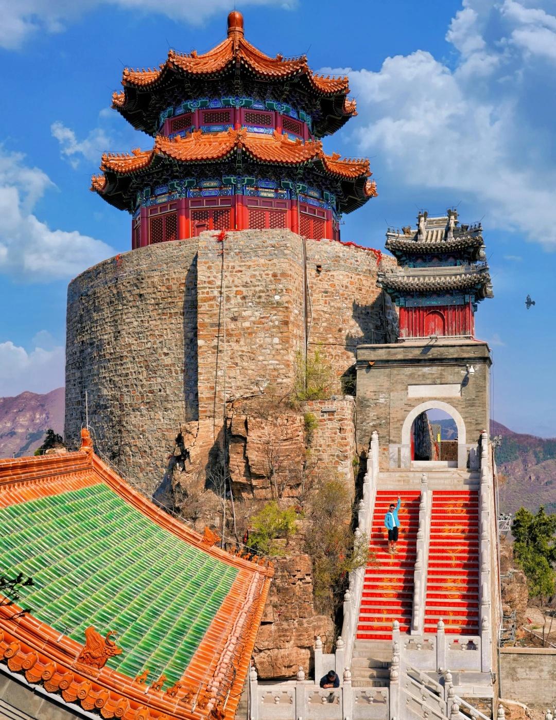 京郊1.5h🚗被低估的徒步登山秘境❗️附攻略
北京从来不缺有意思的地方，下面给